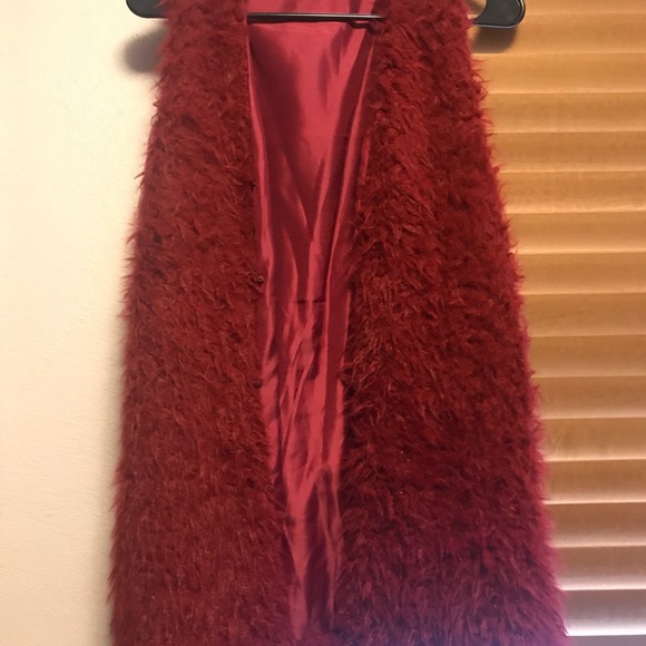 Red furry vest - Picture 2 of 2